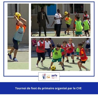 Tournoi de foot à la récréation du primaire